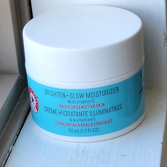 NIB FIRST AID BEAUTY BRIGHTEN + GLOW MOISTURIZER - Picture 14 of 15